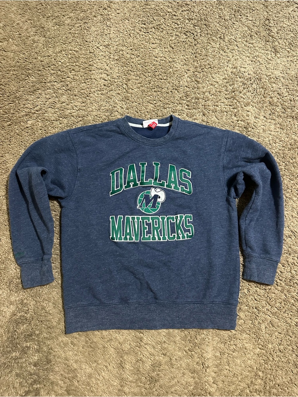 Vintage NBA Mitchell & Ness Dallas Mavericks sweater 00s size large